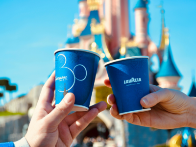 El Grupo Lavazza, café oficial de Disneyland París, sortea en España cuatro viajes al complejo para conmemorar su 30 aniversario