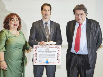 El doctor German Macía recibe el premio Estetoscopio de Oro a la Innovación en la Medicina 2023