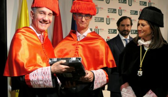 El Dr. Franklin García Fermín, ministro de Educación Superior Ciencia y Tecnología de Rep.Dom, investido Honoris Causa por Udima