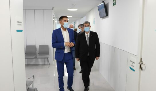 El alcalde de Bilbao, Juan Mari Aburto, visita el Centro Médico Quirónsalud Plaza Euskadi tras las obras de ampliación desarrolladas en las instalaciones