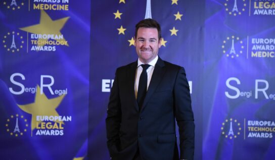 El Dr. Soler recibe el premio European Awards in Medicine 2023 en la especialidad de Traumatología