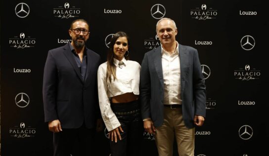 Louzao Mercedes-Benz organizó un concierto privado de India Martínez en el Palacio de la Oliva en Vigo