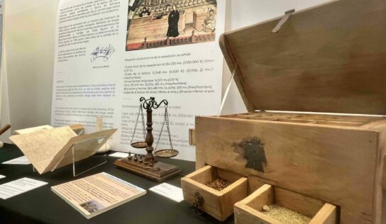 Llega a San Sebastián la exposición que recrea la botica de la primera vuelta al mundo