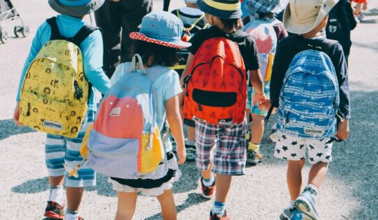 La Fundación Jiménez Díaz resalta la importancia del material escolar en la salud postural infantil