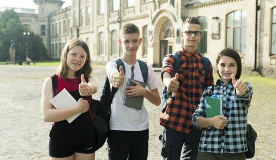 Los viajes de inmersión lingüística: la herramienta clave para el aprendizaje de inglés entre los jóvenes