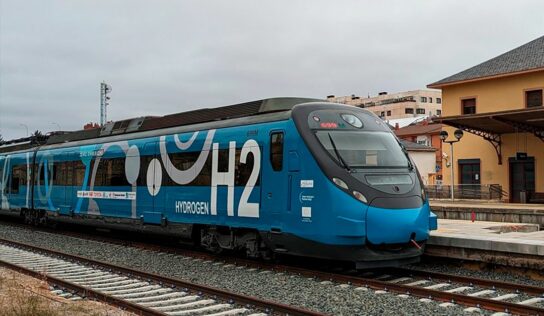 FCH2RAIL, el tren de hidrógeno que marca un futuro más sostenible para el ferrocarril con apoyo de Adif